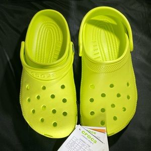 Unisex child’s CROCS in citrus green-BNWT